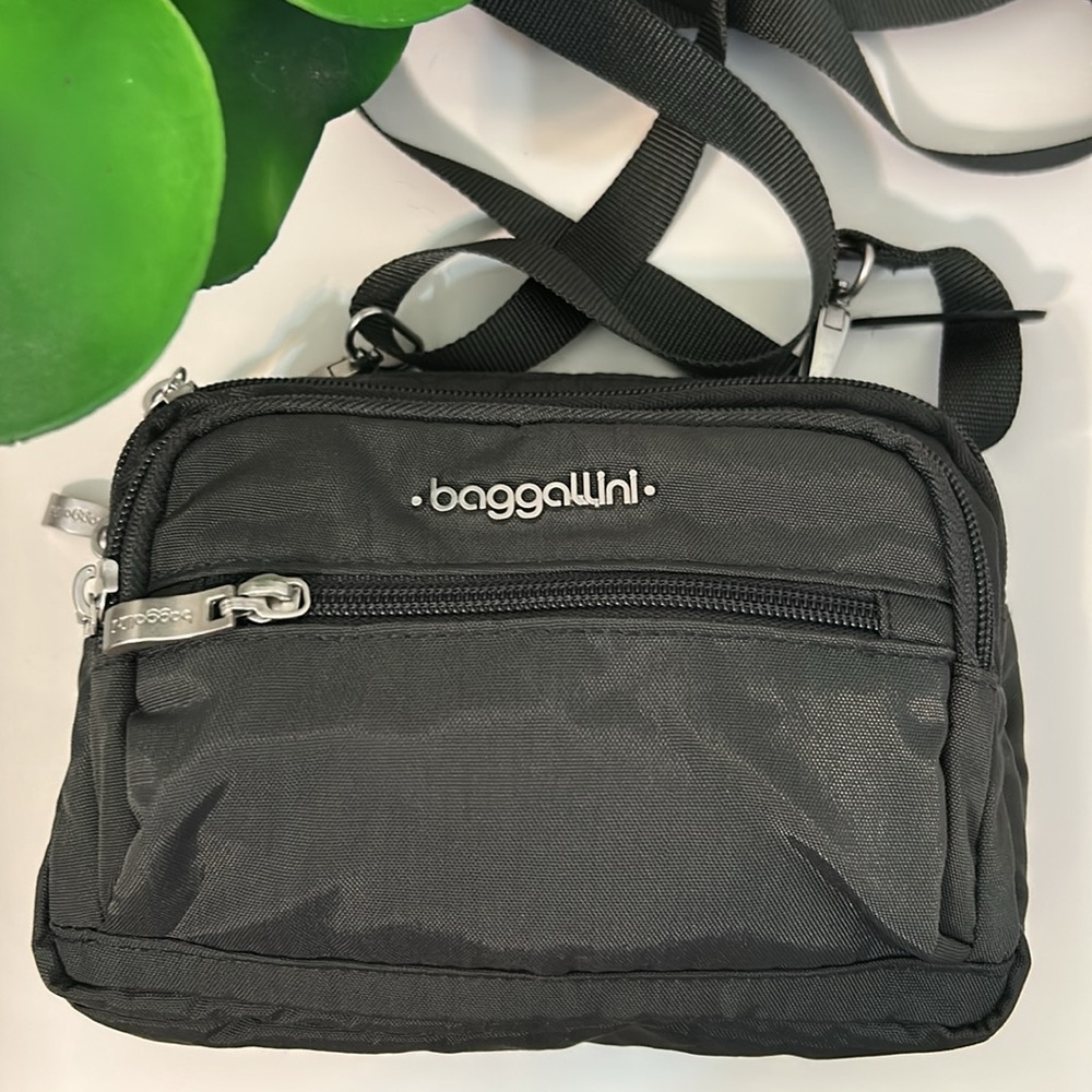 New Baggallini Triple Zip Bagg Charcoal Purple Lined Crossbody Strap Waist Pack - Picture 6 of 7